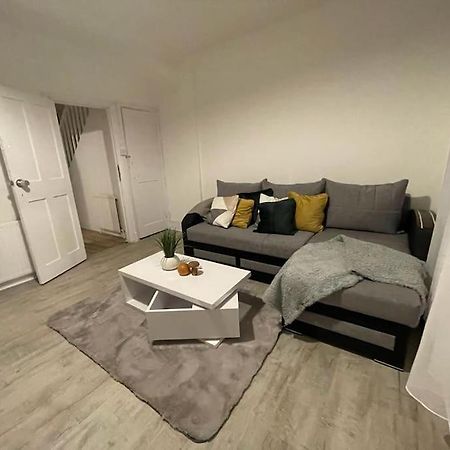Comfy 2 Bedroom On Tower Bridge Londra Esterno foto
