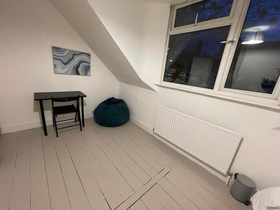 Comfy 2 Bedroom On Tower Bridge Londra Esterno foto
