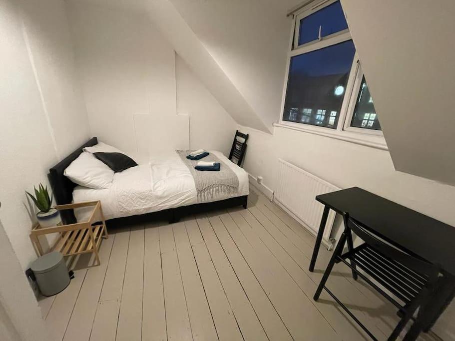 Comfy 2 Bedroom On Tower Bridge Londra Esterno foto