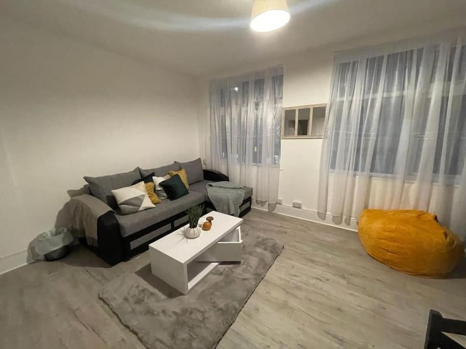 Comfy 2 Bedroom On Tower Bridge Londra Esterno foto