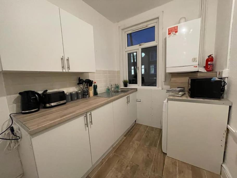 Comfy 2 Bedroom On Tower Bridge Londra Esterno foto